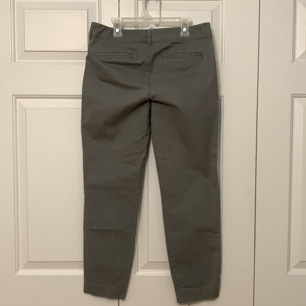 Old Navy Size 4 Gray Pixie Pants - image 3